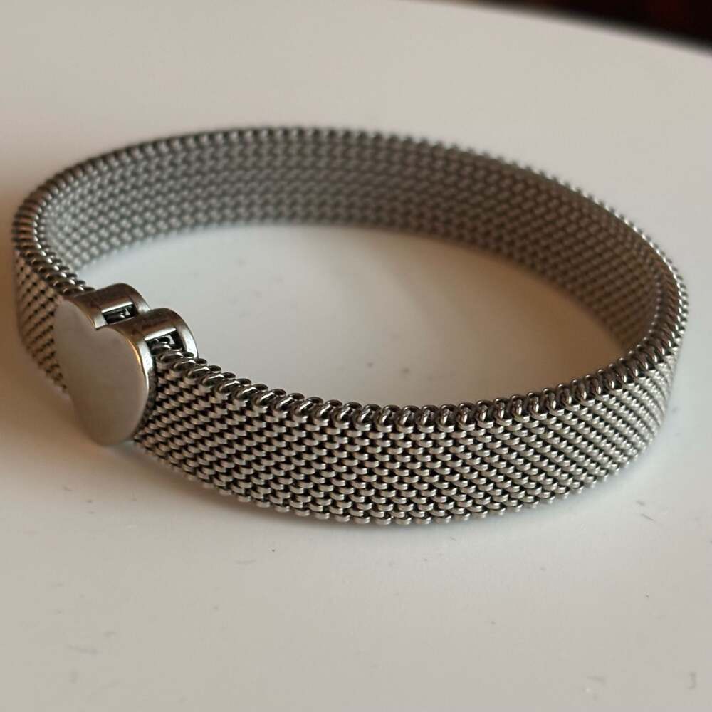 Tiffany. & Co Somerset Mesh Heart Bracelet Silver Charm Bracelet - Picture 7 of 8